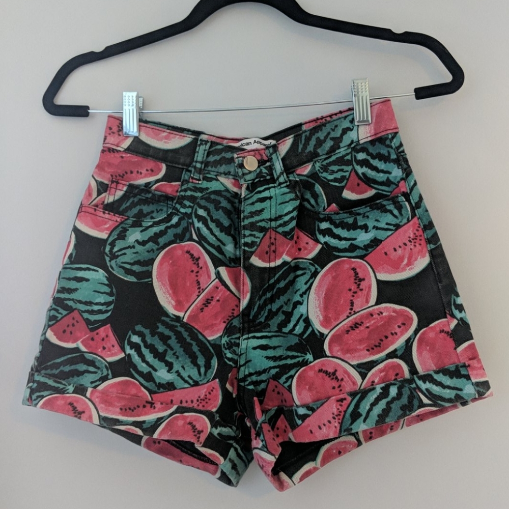 High-waisted American Apparel 🍉 Shorts